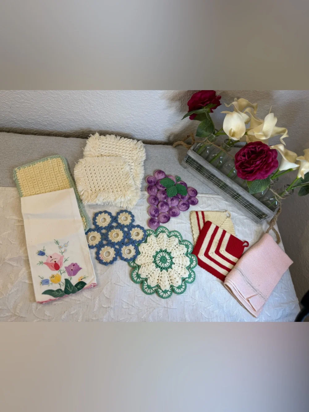 Vtg Lot 10 Crochet Pot Holders & Floral Guest Towels‎ Grape Cluster Mid Century